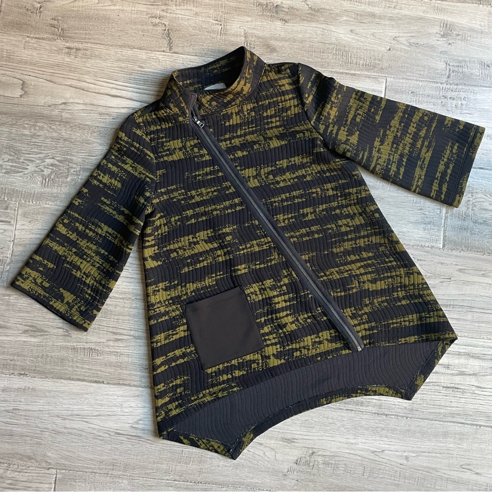 Chalet Et Ceci Asymmetrical Zip Front 3/4 Sleeve Black/Green Abstract Print SZ S